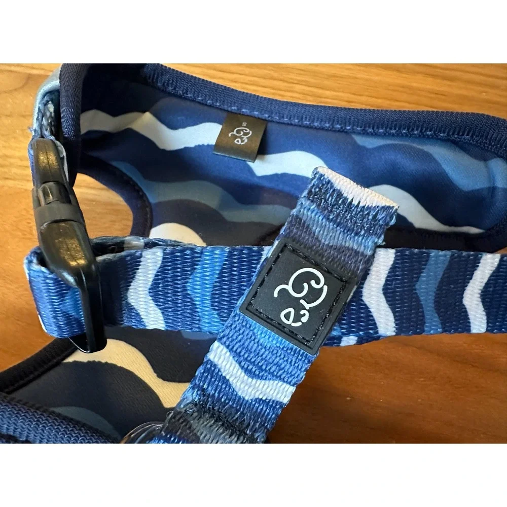 Lucy & Co. Reversible Dog Harness Shark & Waves Print Blue Neoprene‎ Size S**